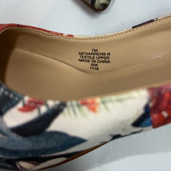 Marc Fisher Floral Tropical Jungle Party Vacation Heels - Picture 9 of 9